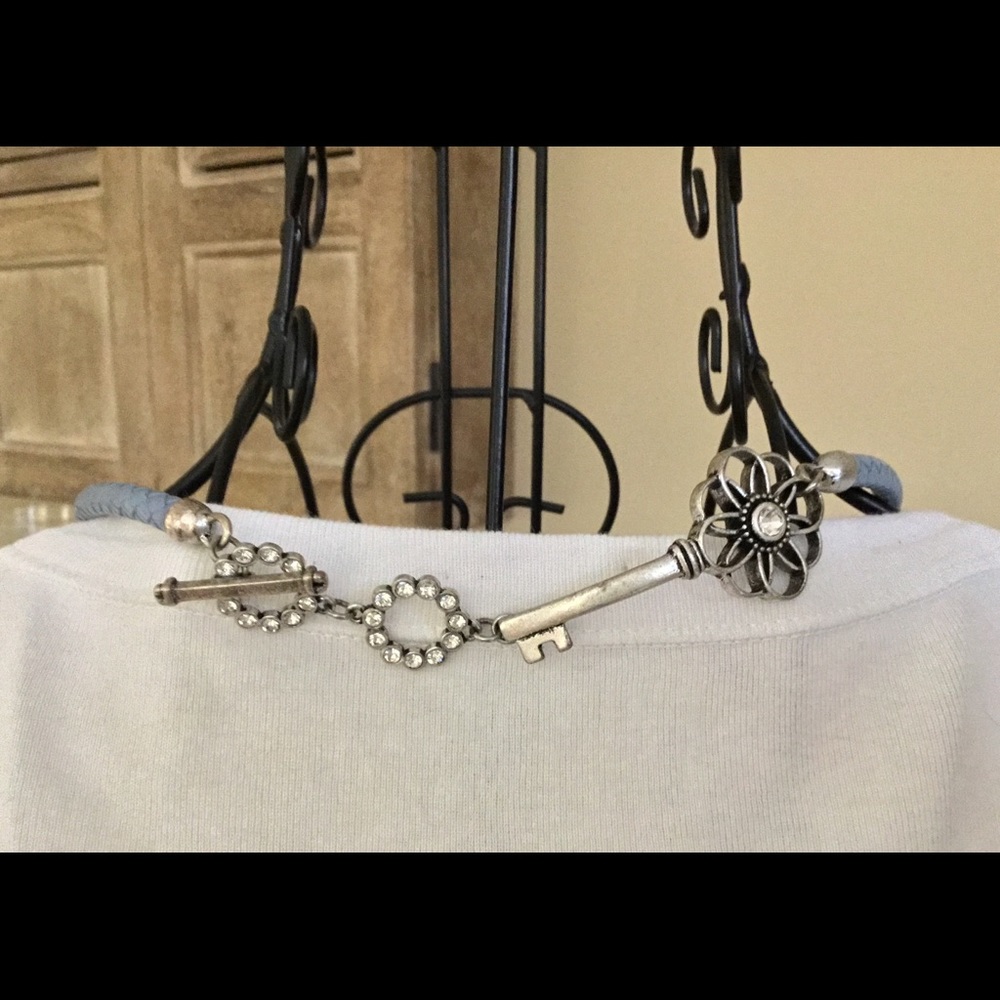 Premier Designs Blue Leather w Silver and Key Hook